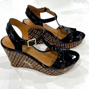 Clarks Black and Tan Wedges
